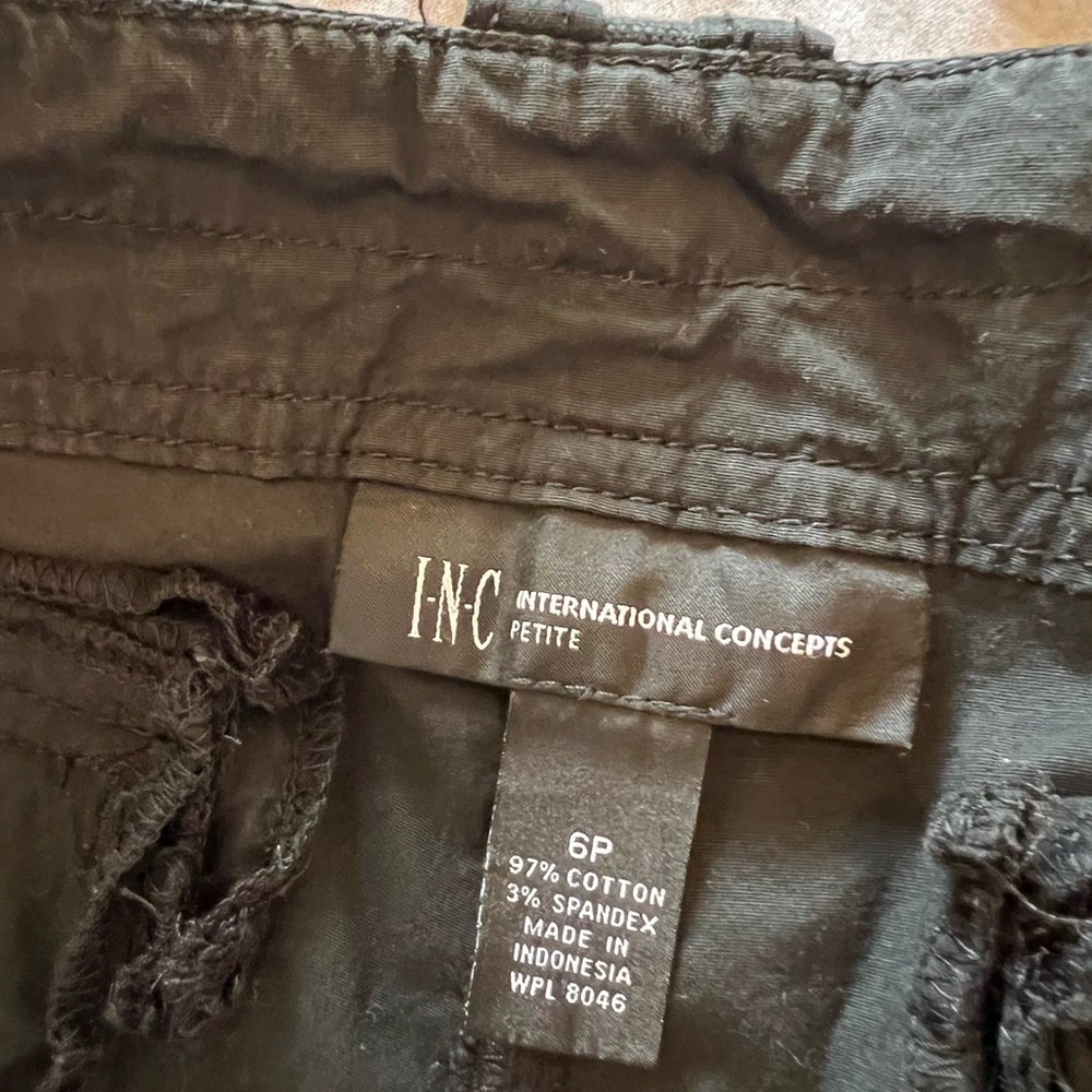 INC International Concepts Black Capris